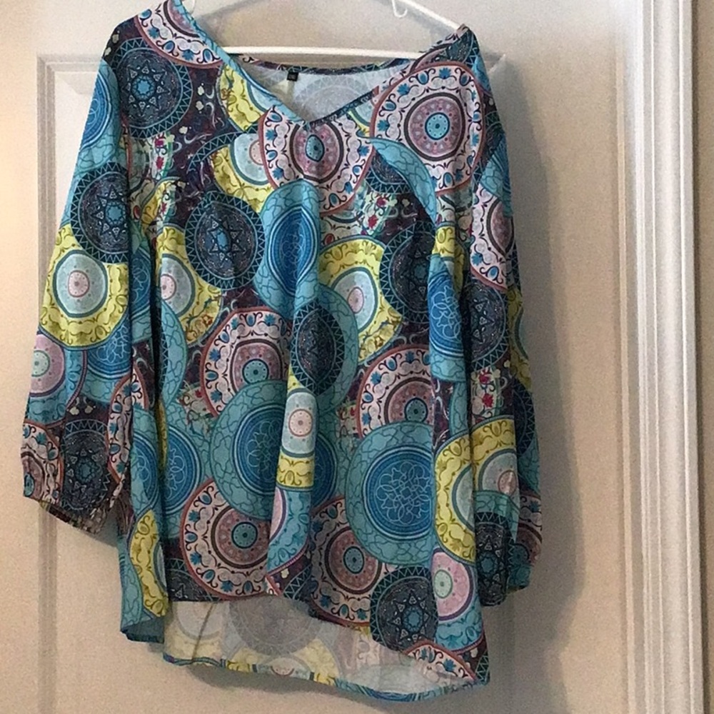 Womens printed blouse size 2XL